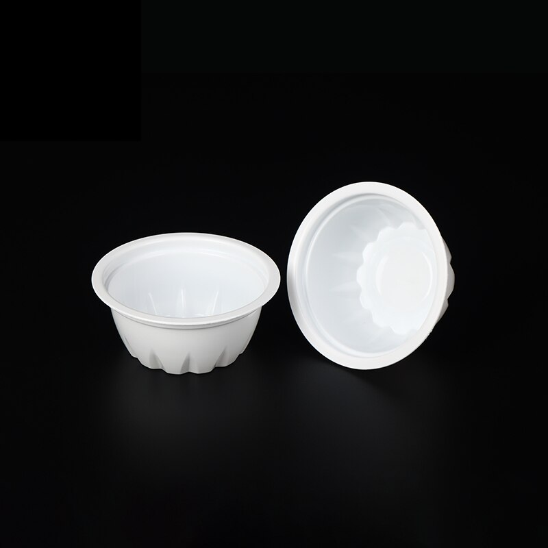 甜品与分量杯